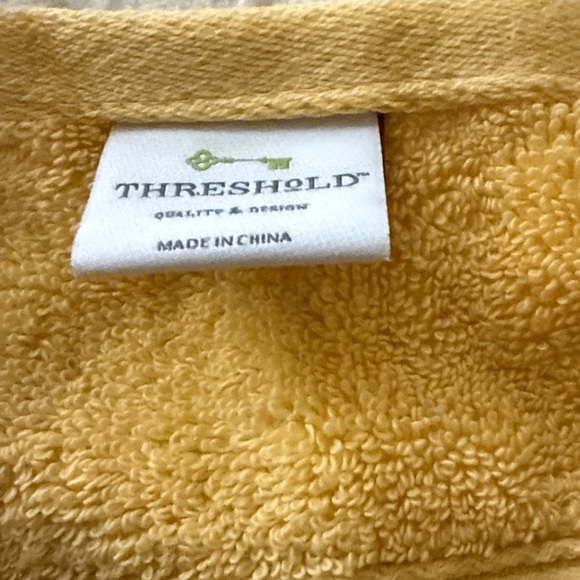 New Lot washcloths and hand towels - Picture 7 of 8